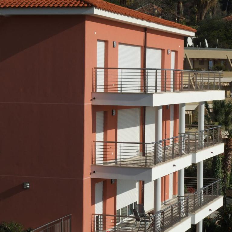 The blue house, lovely apartment in the Côte d'Azur for 6 people - Apartment - 34
