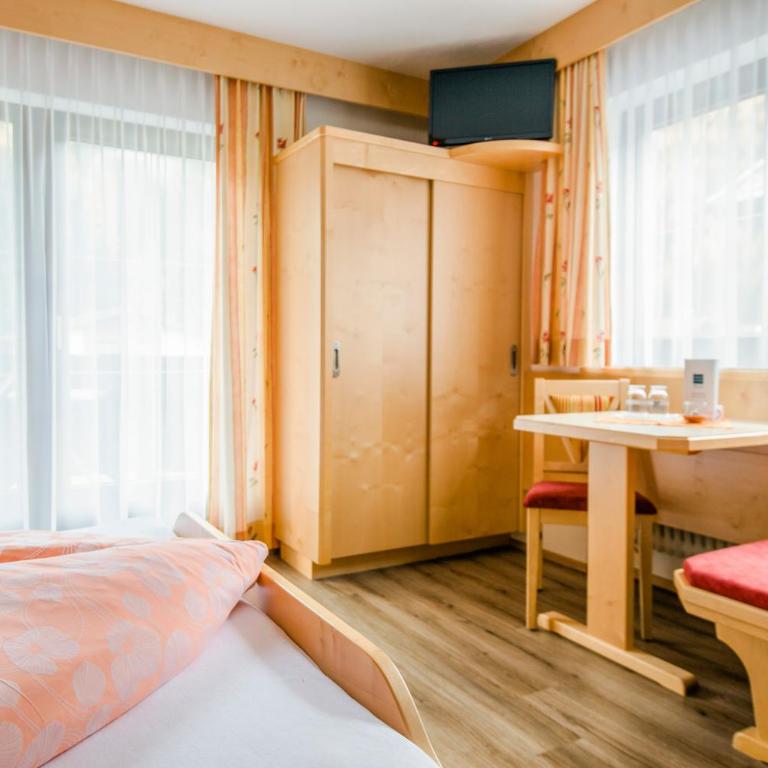 LEOPOLDINE Apart Zimmer - Doppelzimmer mit Balkon - 5
