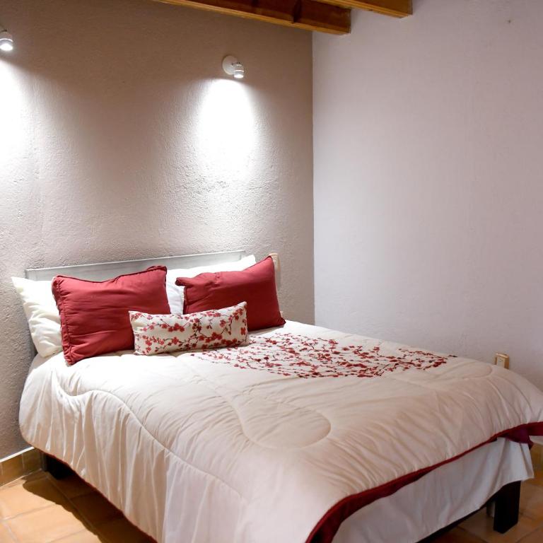 The House of Cinema - Deluxe Double Room with Bath - 4