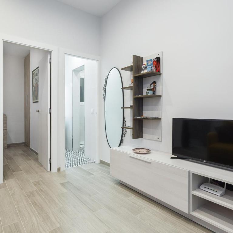 Beautiful Apartment 20 minutes from city center - Apartamento - 13