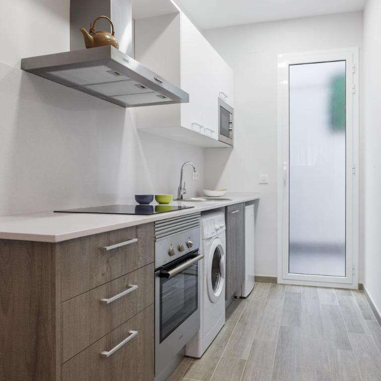 Beautiful Apartment 20 minutes from city center - Apartamento - 15