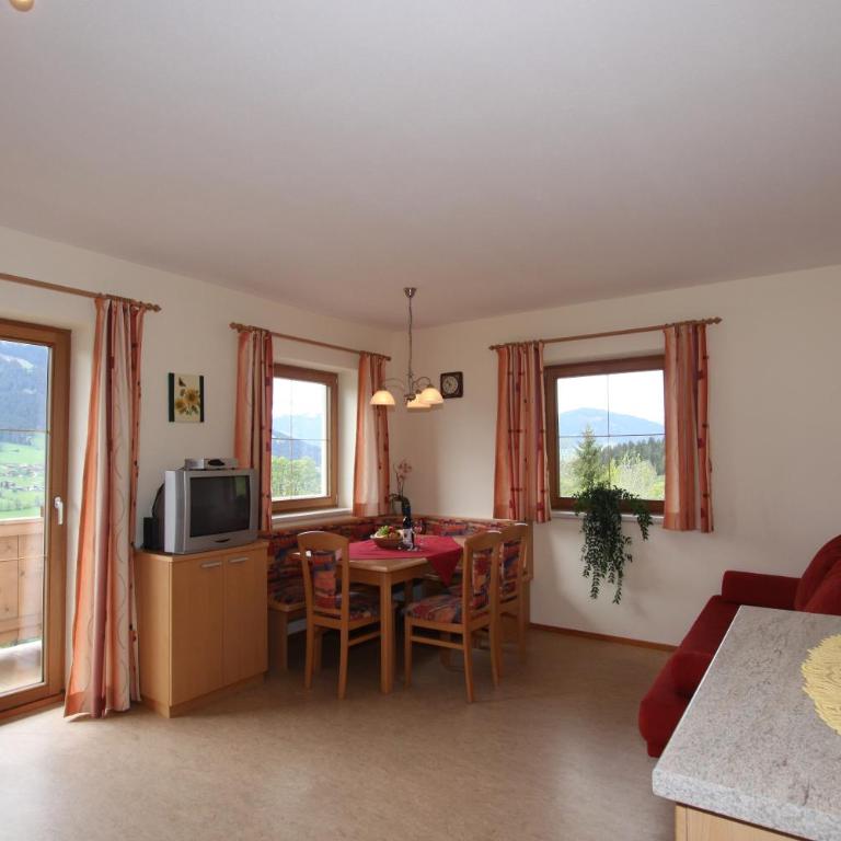 Bauernhof Hundbichl - Comfort Apartment mit zwei Schlafzimmern und Balkon - 4