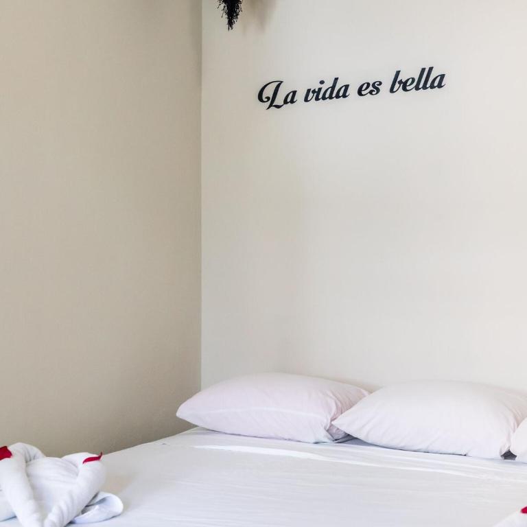 Moonshine Hotel - King Room - 2