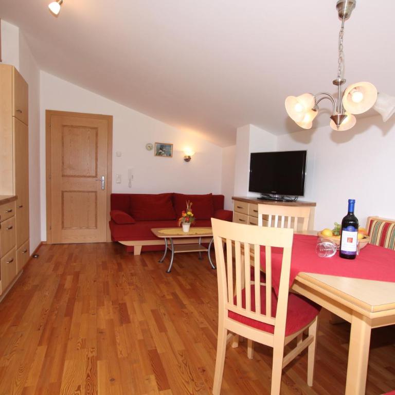 Bauernhof Hundbichl - Dachgeschoss-Apartment mit 2 Schlafzimmern und Balkon - 4