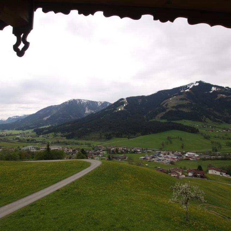 Bauernhof Hundbichl - Dachgeschoss-Apartment mit 2 Schlafzimmern und Balkon - 2