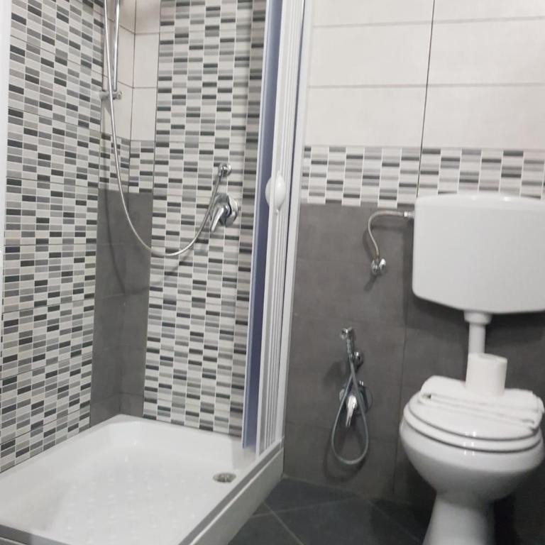 B&b ONE - Single Room with Private External Bathroom - 3