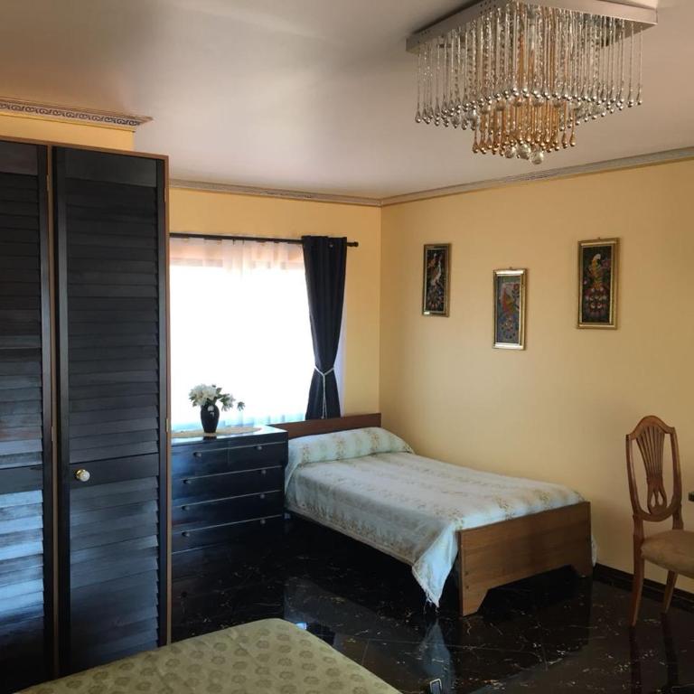 Hostal Gipuzkoa - Family Room with Private Bathroom - 4