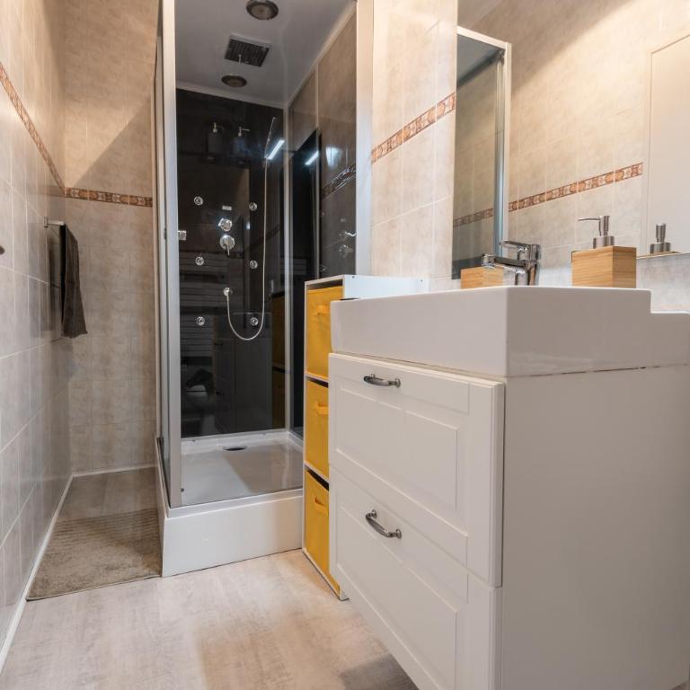 Appartement cœur de ville - Wifi - Lave-sèche linge - Appartement - 2