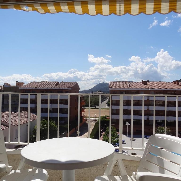 Apartamentos Blaumar - Two-Bedroom Apartment - 11