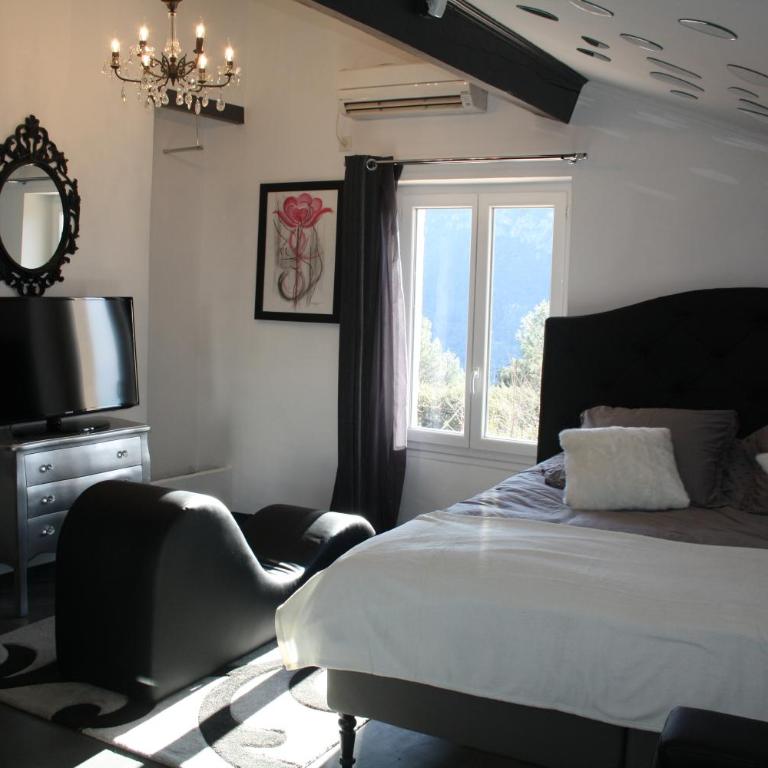 LA PARENTHESE AMOUREUSE - Suite avec Baignoire Spa - 1