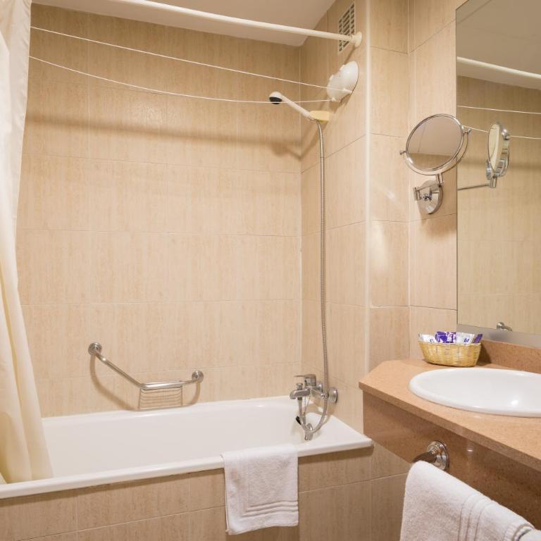 htop Royal Star & SPA #htopFun - Habitación Familiar (2 adultos y 2 niños) - 1