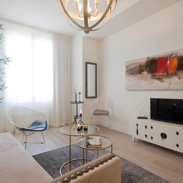 Central Deluxe Apartments - Deluxe Apartment - 17