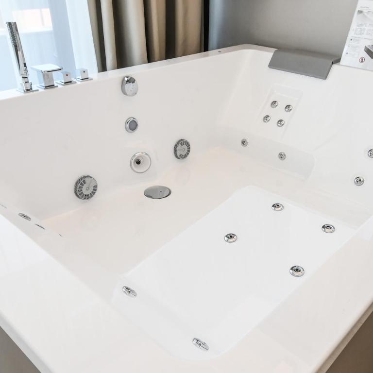 Hotel Oliveto - Suite con Vista Lago - 4