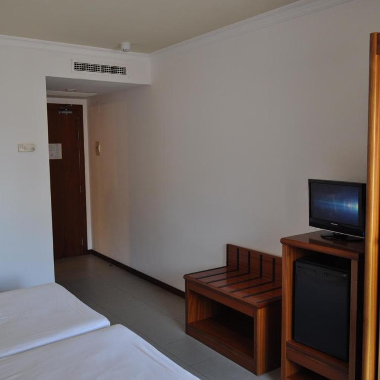 Hostal Vila del Mar - Habitación Doble Estándar con balcón - 1 o 2 camas - 7