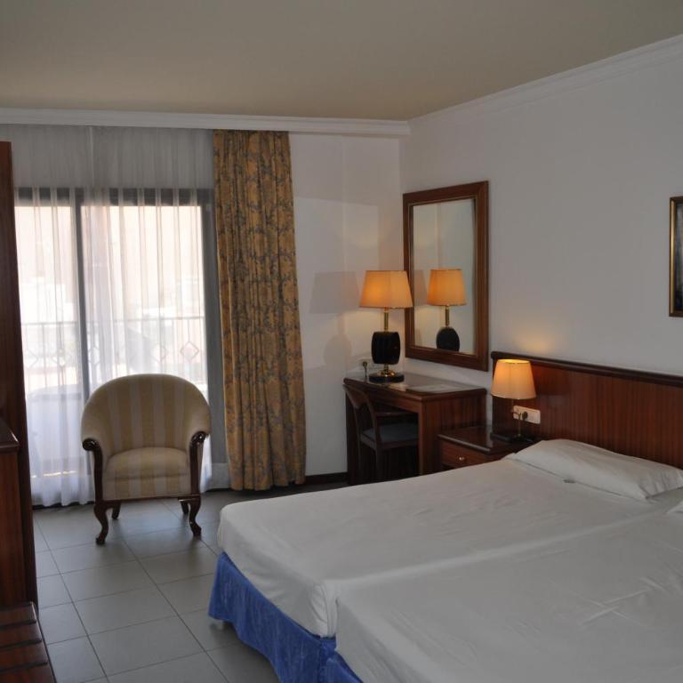 Hostal Vila del Mar - Habitación Doble Estándar con balcón - 1 o 2 camas - 6