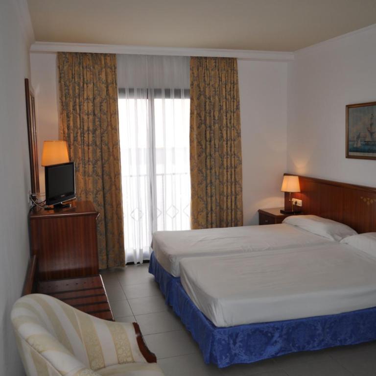 Hostal Vila del Mar - Habitación Doble Estándar con balcón - 1 o 2 camas - 4