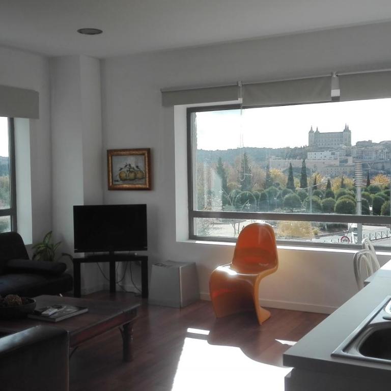 TOLETUM low cost LOFTS dúplex diáfanos o 2dormitorios PARKING Municipal Gratis al aire libre a 100m - Apartamento - 4