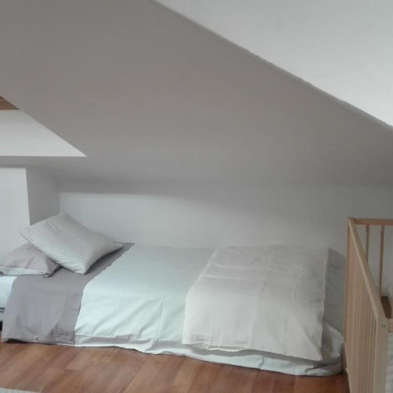 TOLETUM low cost LOFTS dúplex diáfanos o 2dormitorios PARKING Municipal Gratis al aire libre a 100m - Apartamento - 6