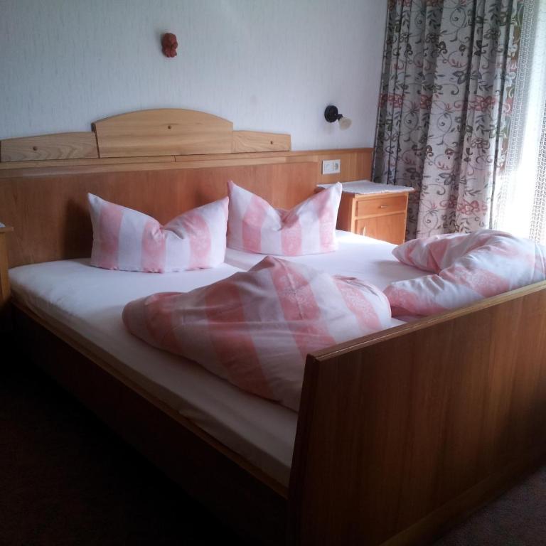 Gästepension Wiesenheim - Doppelzimmer mit Balkon - 9