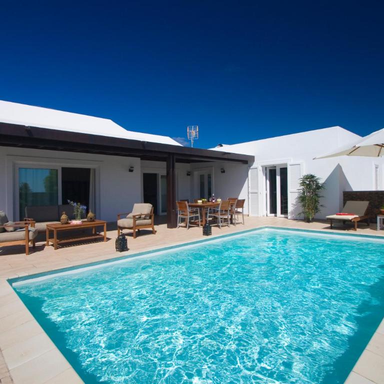 Coral Villas - Four-Bedroom Villa (8 Adults) - 15