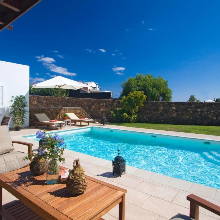 Coral Villas - Four-Bedroom Villa (8 Adults) - 1