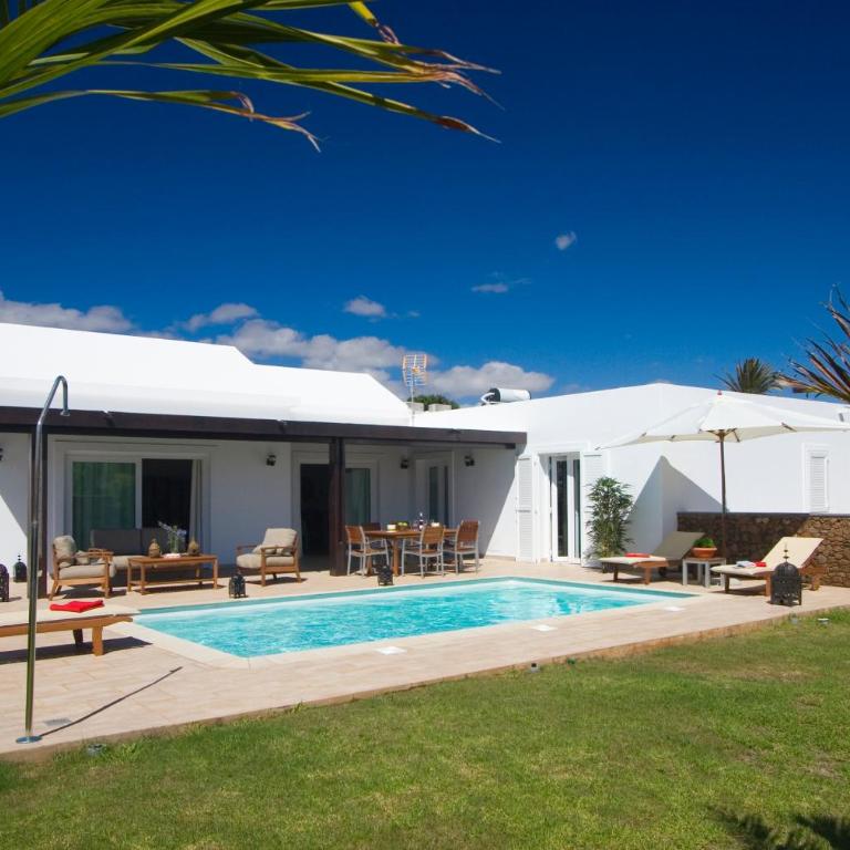 Coral Villas - Four-Bedroom Villa (8 Adults) - 16