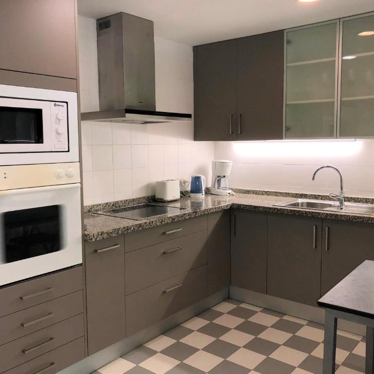 Coral Beach Aparthotel - Apartamento con 4 dormitorios - 2