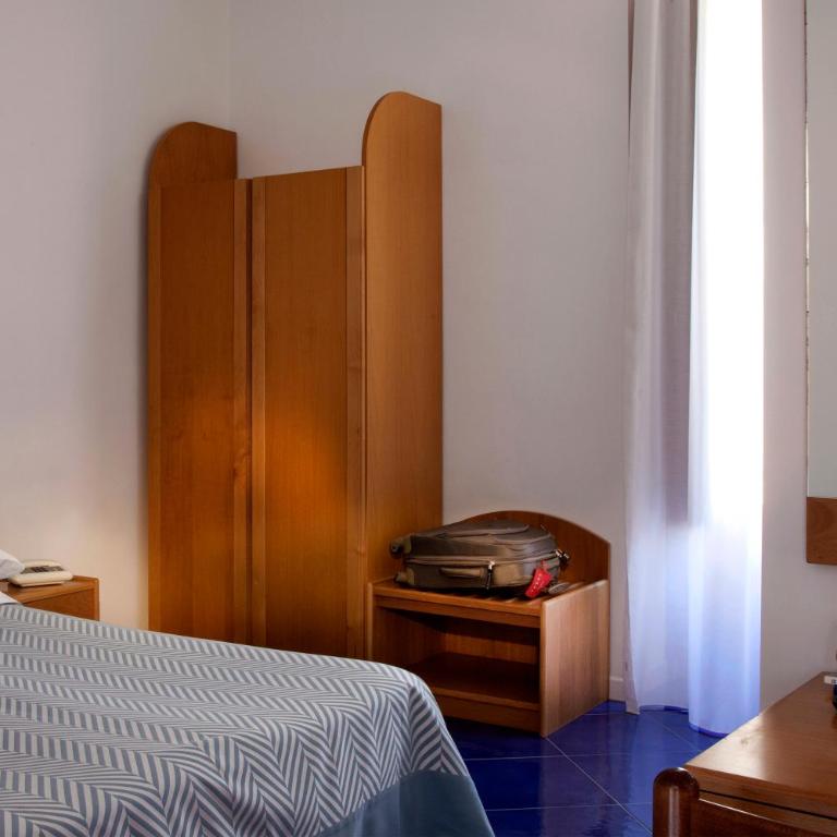 Hotel Del Corso - Camera Matrimoniale Comfort con Balcone - 4