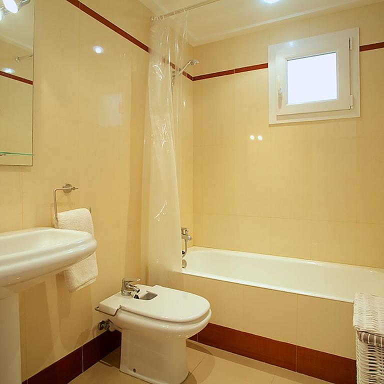 Apartment Minimal - Three-Bedroom Apartment - 15
