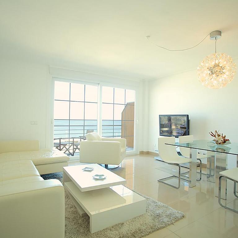 Apartment Minimal - Three-Bedroom Apartment - 5