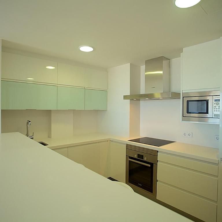 Apartment Minimal - Three-Bedroom Apartment - 8