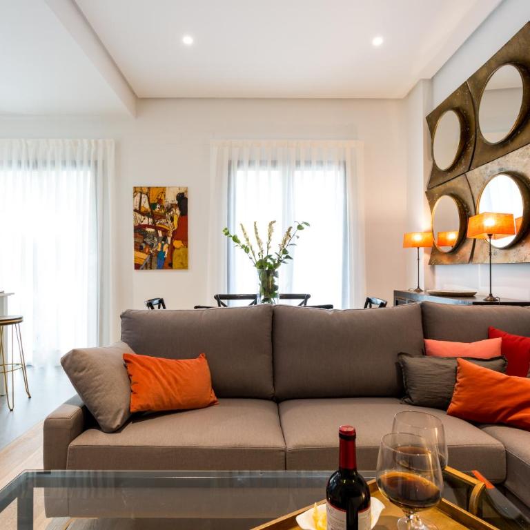 Apartamentos RG Plaza de España - Apartamento - 56