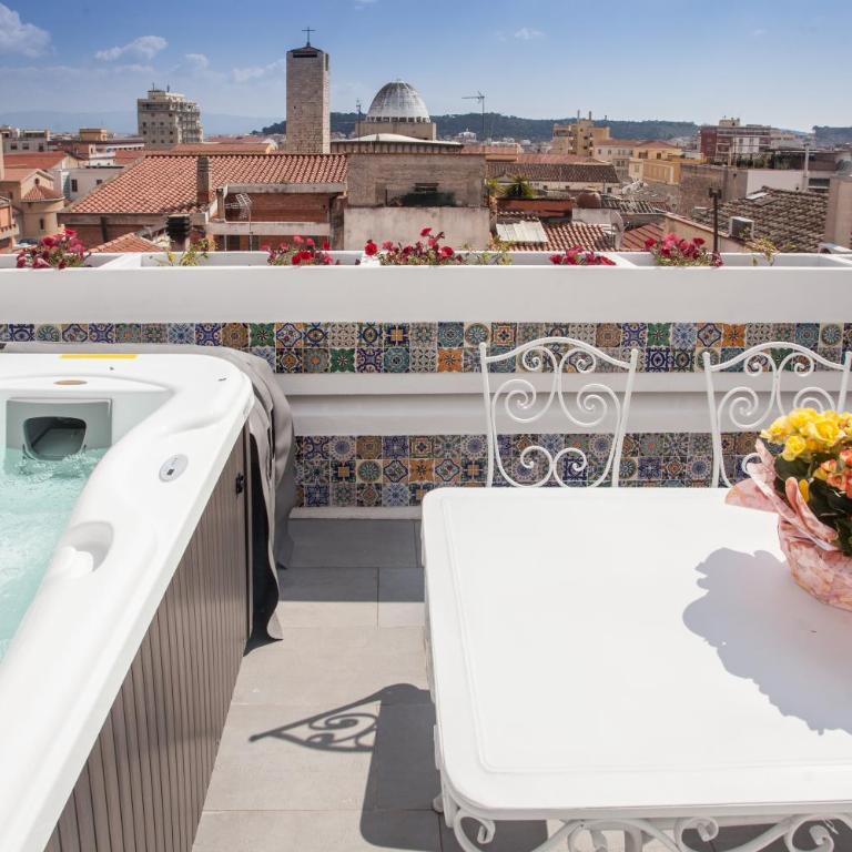 "Bea's Terrace" - Private Jacuzzi and panoramic rooftop in the City Centre - Vacation Home - 32
