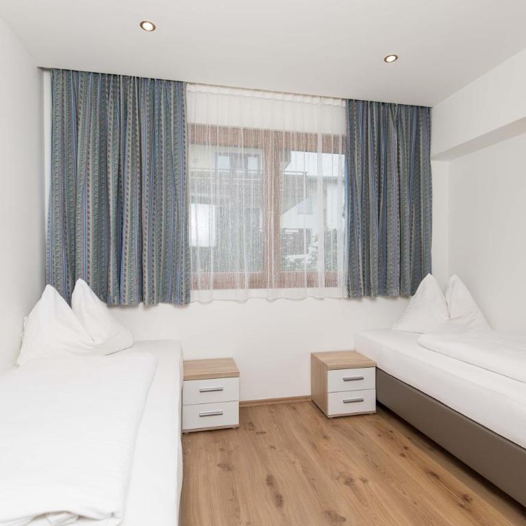 Hotel Stockerwirt - Familienzimmer mit Balkon - 4