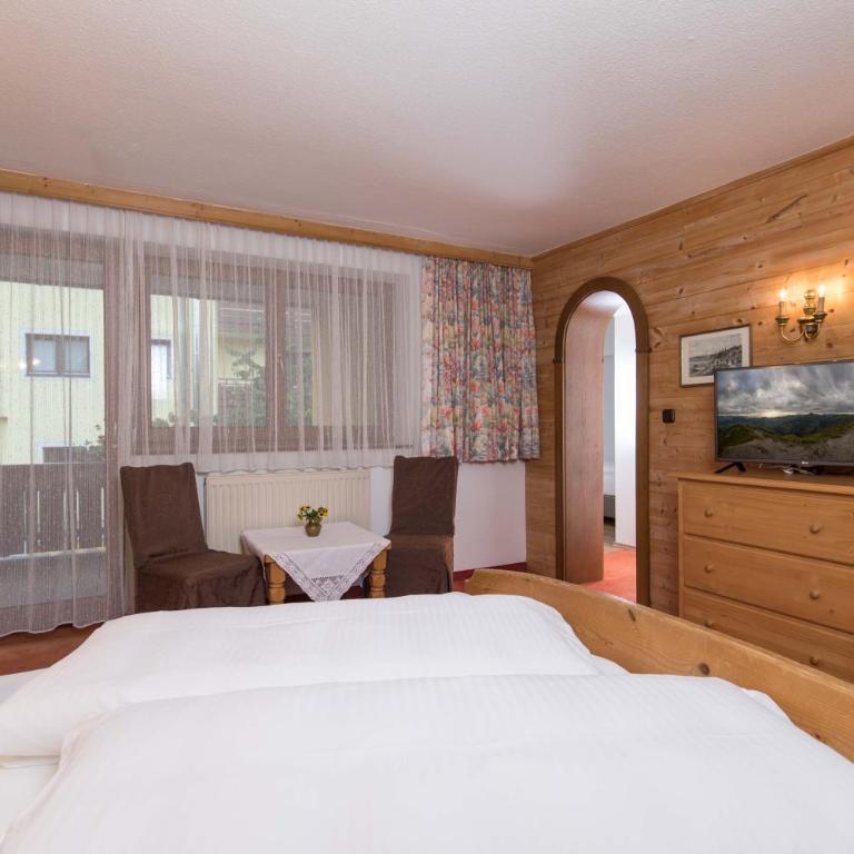 Hotel Stockerwirt - Familienzimmer mit Balkon - 3
