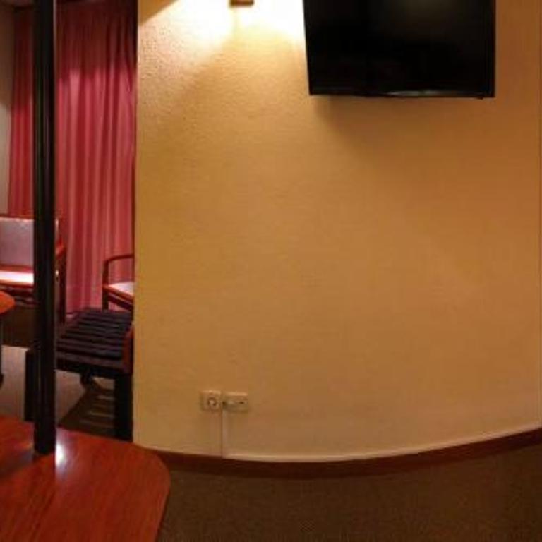 Hotel Roc Del Castell - Habitación Cuádruple con bañera - 4
