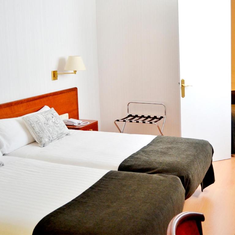 Hotel Ultonia - Habitación cuádruple - 1