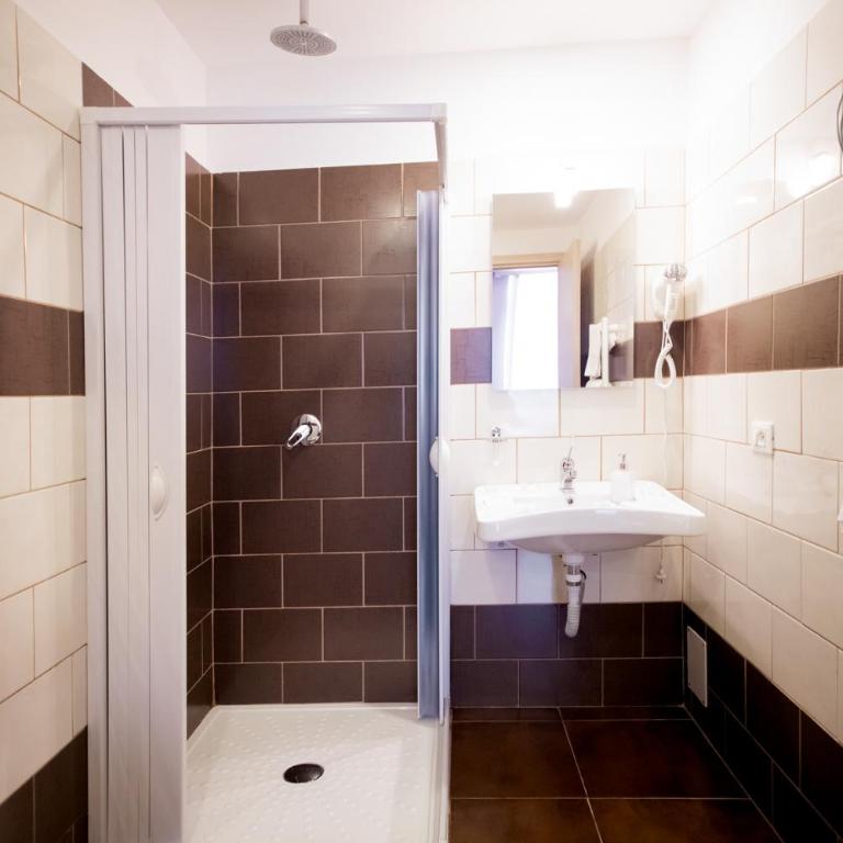 Hotel Paganini - Camera Matrimoniale con Bagno Privato - 16