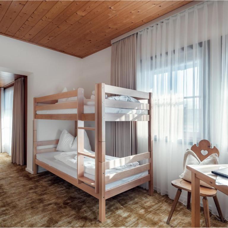 Die feine Herberge - Familienzimmer mit Bergblick - 9