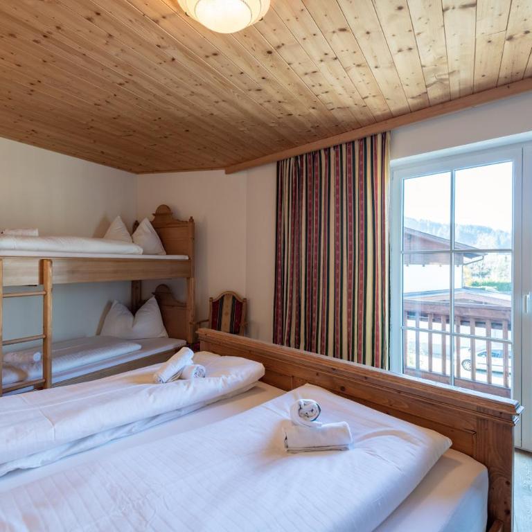 Die feine Herberge - Familienzimmer mit Balkon - 3