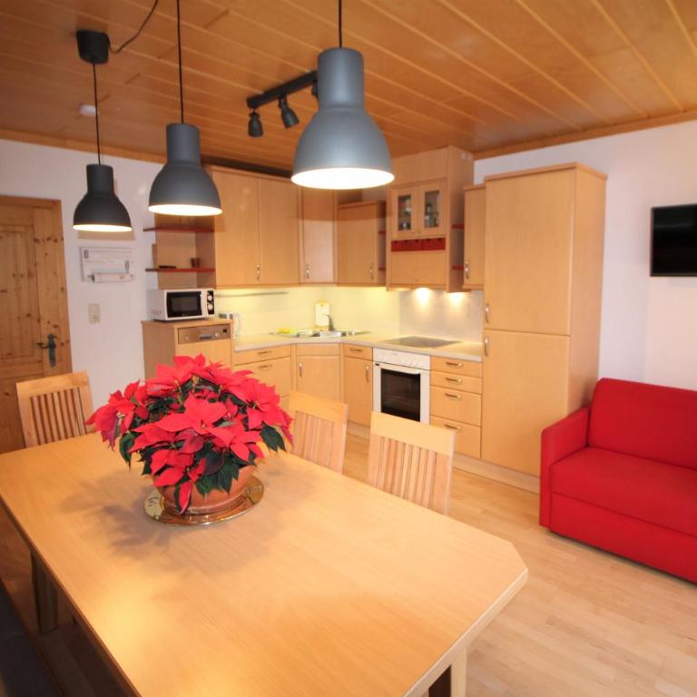 Appartement Mama - Apartment mit 3 Schlafzimmern und Balkon - 17