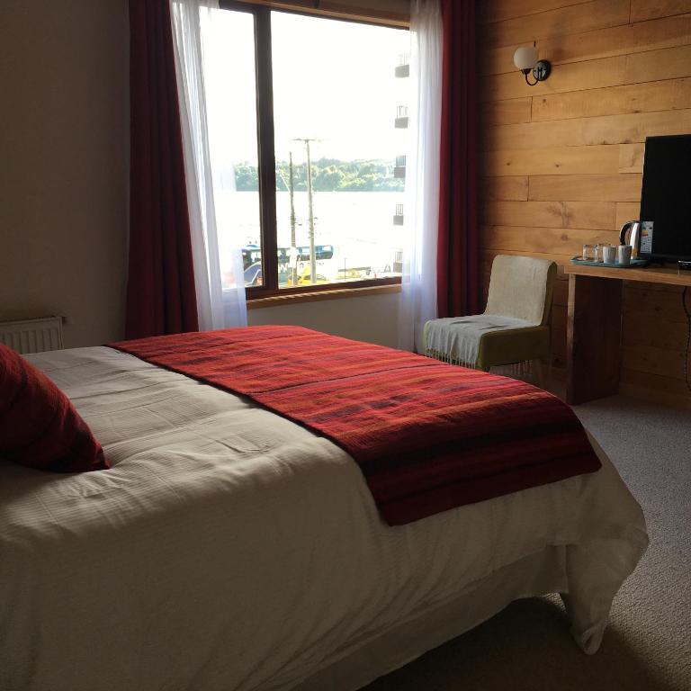 Puerto Austral - Standard Double Room - 6