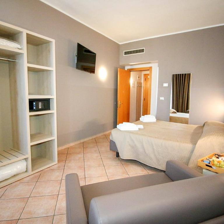 Hotel Miramonti - Chambre Triple - 11
