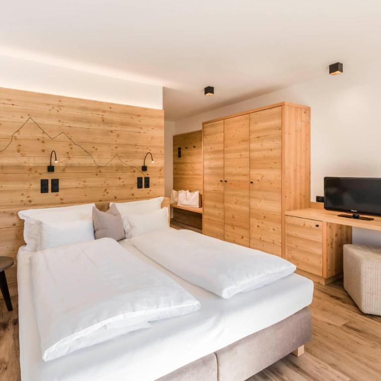 Hotel Weisses Rössl - Cavallino Bianco - Adults Only - Camera Matrimoniale Comfort - 2