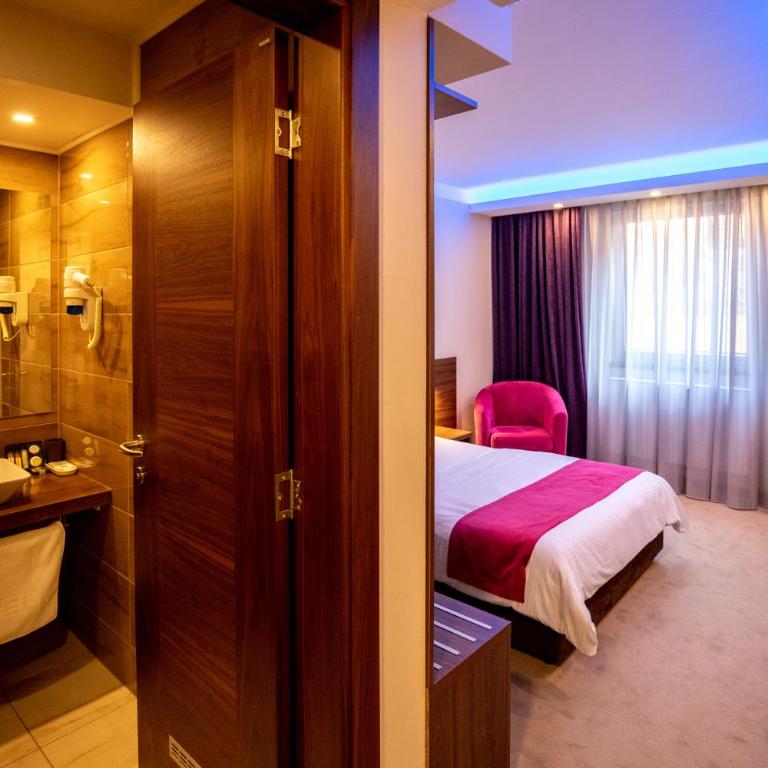 Boutique Hotel Golden Star - Dvokrevetna Soba sa Bračnim Krevetom - 10