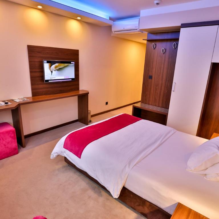 Boutique Hotel Golden Star - Dvokrevetna Soba sa Bračnim Krevetom - 11