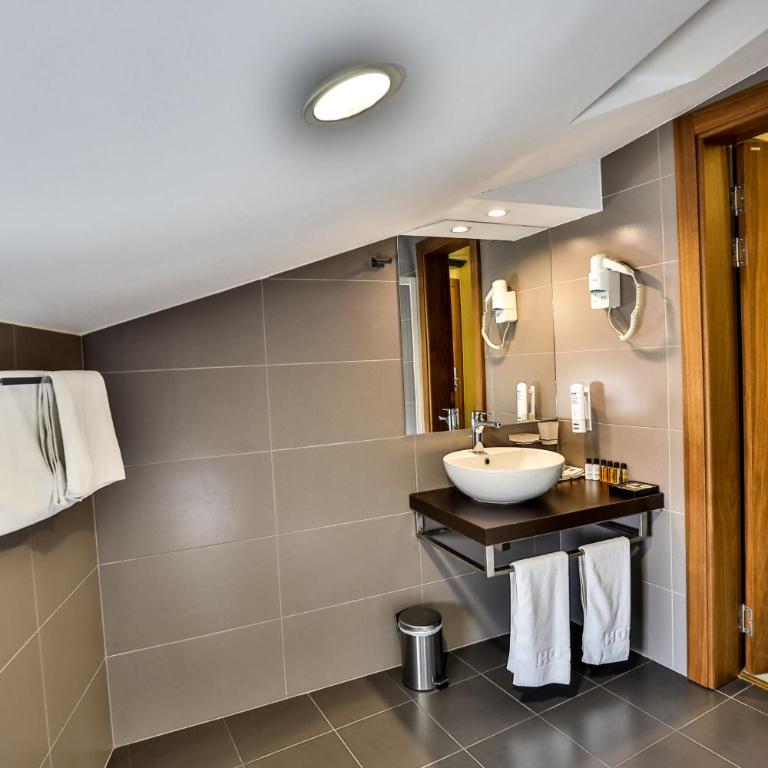 Boutique Hotel Golden Star - Trokrevetna Soba - 7
