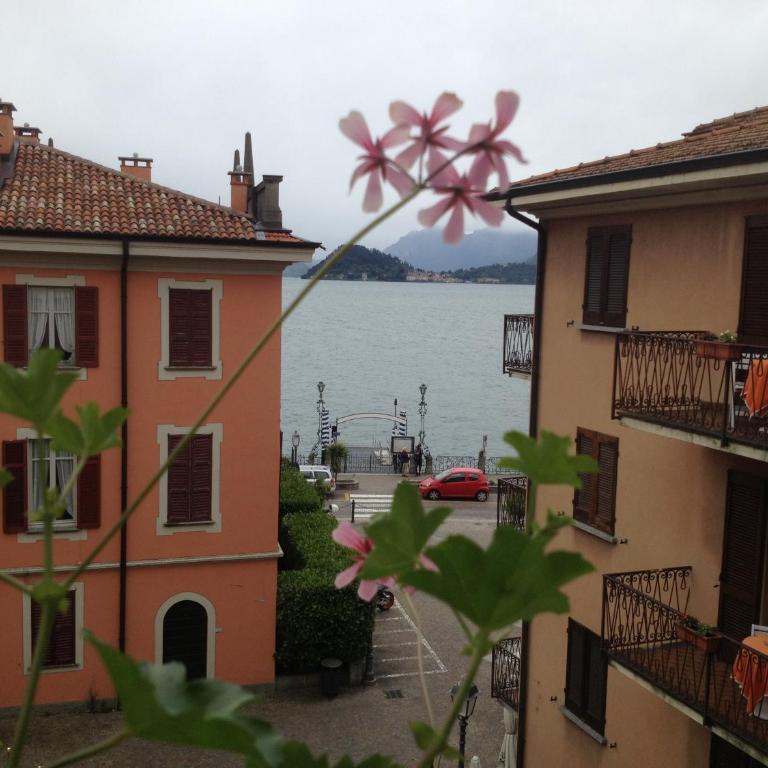 Albergo Il Vapore - Camera Matrimoniale con Vista Lago - 1
