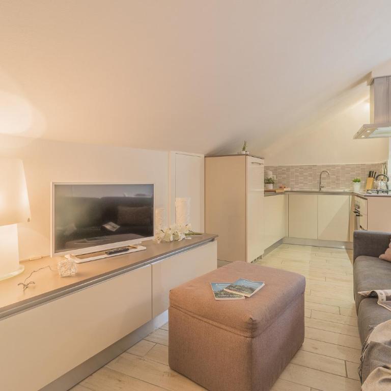 The Sweet Square Flat - Deluxe Apartment - 2