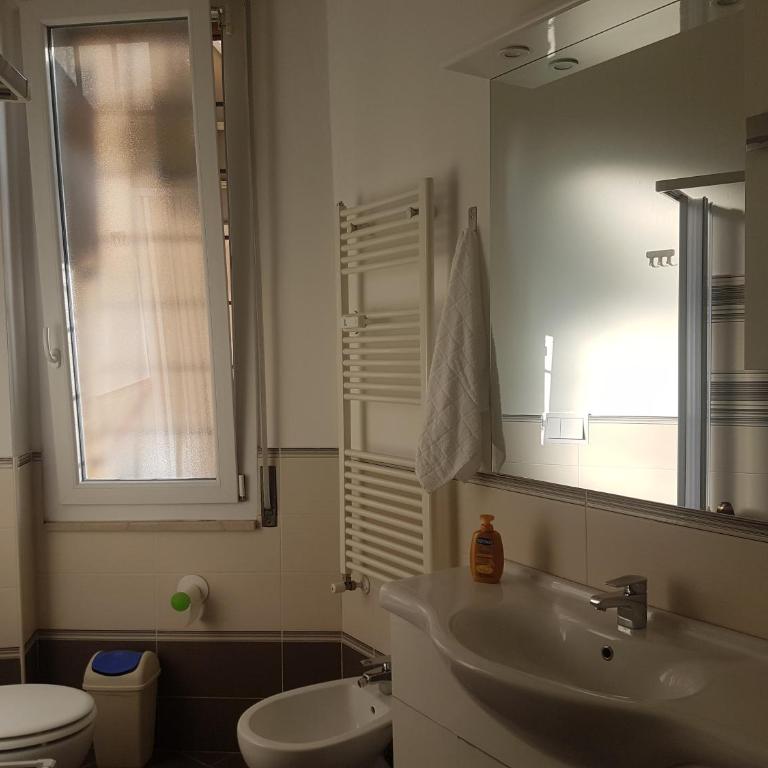 B&B Diana - Camera Matrimoniale con Bagno in Comune - 5